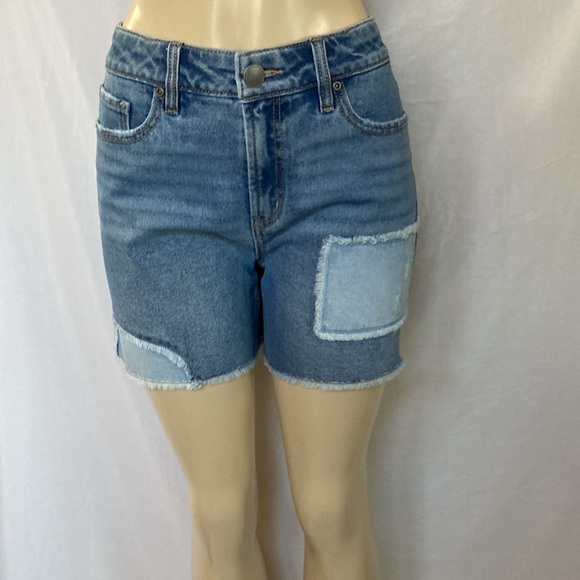 SALE!!! WESTBOUND Jean Blue Denim Shorts Size 10 Patch Embellished Fray Hem NWOT - Picture 8 of 8